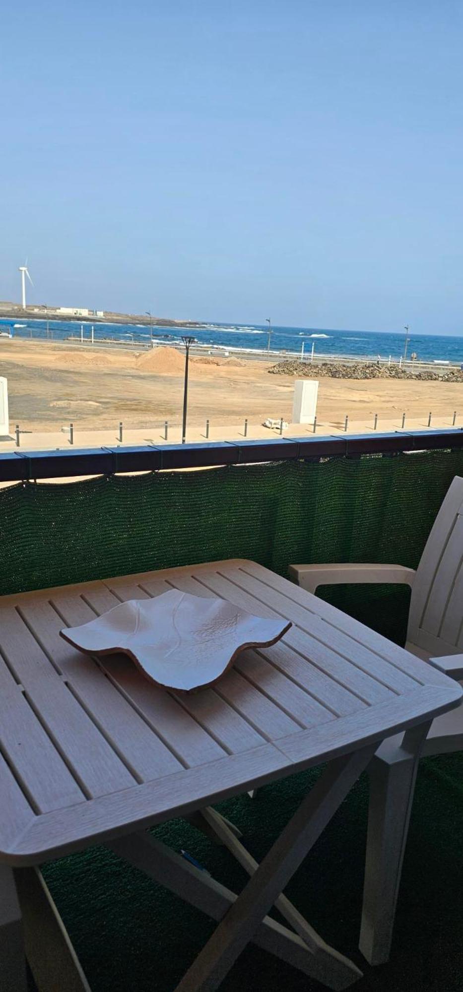 Bienvenue Appart Lumineux Avec Ascenseur Et Vue Sur La Mer Коралео Екстериор снимка
